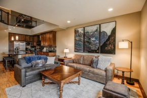 Water Tower Place Condo 202B Easy Access to Shuttle and Main Street